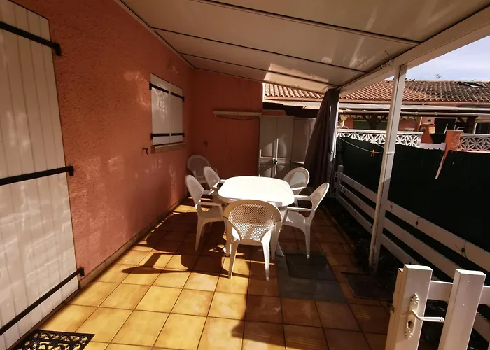Дом отдыха Les Lavandines -coquette Maison De - 400 M De La - Grande Terrasse - 2 - 2 Salles De Bain - Confort